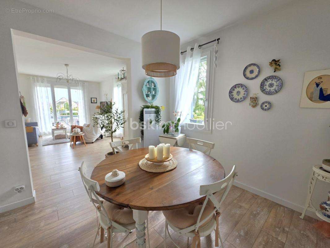 Appartement à OZOIR-LA-FERRIERE
