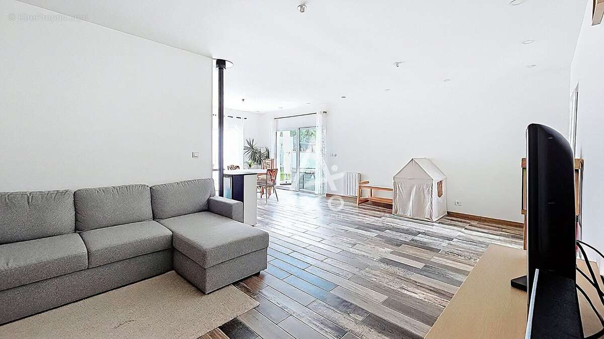 Maison à CORQUILLEROY