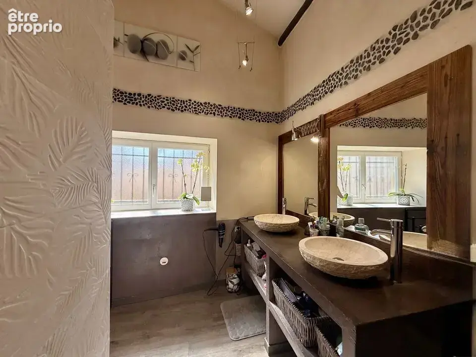 Loft de village de 170 m² avec jardin et piscine - photo 8