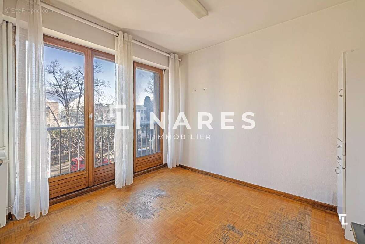 PRADO MED - Cabinet Médical de  83m² - Terrasse - 13008 Rond point du Prado - photo 6