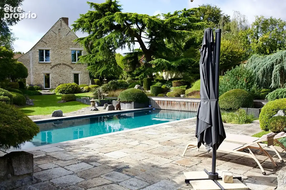 Demeure de prestige Coeur du vieux village  Thoiry 20 pièces  700 m2 - photo 3