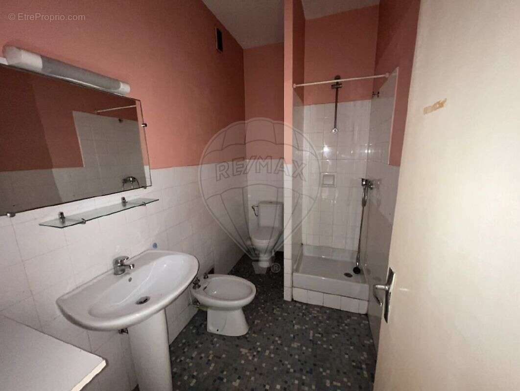 Appartement à MARSEILLE-4E