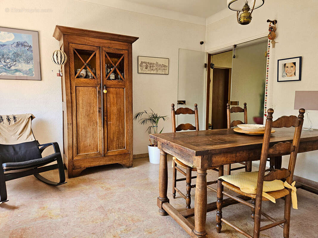 Maison Villeneuve Les Avignon 6 pièce(s) 212 m2 - photo 4