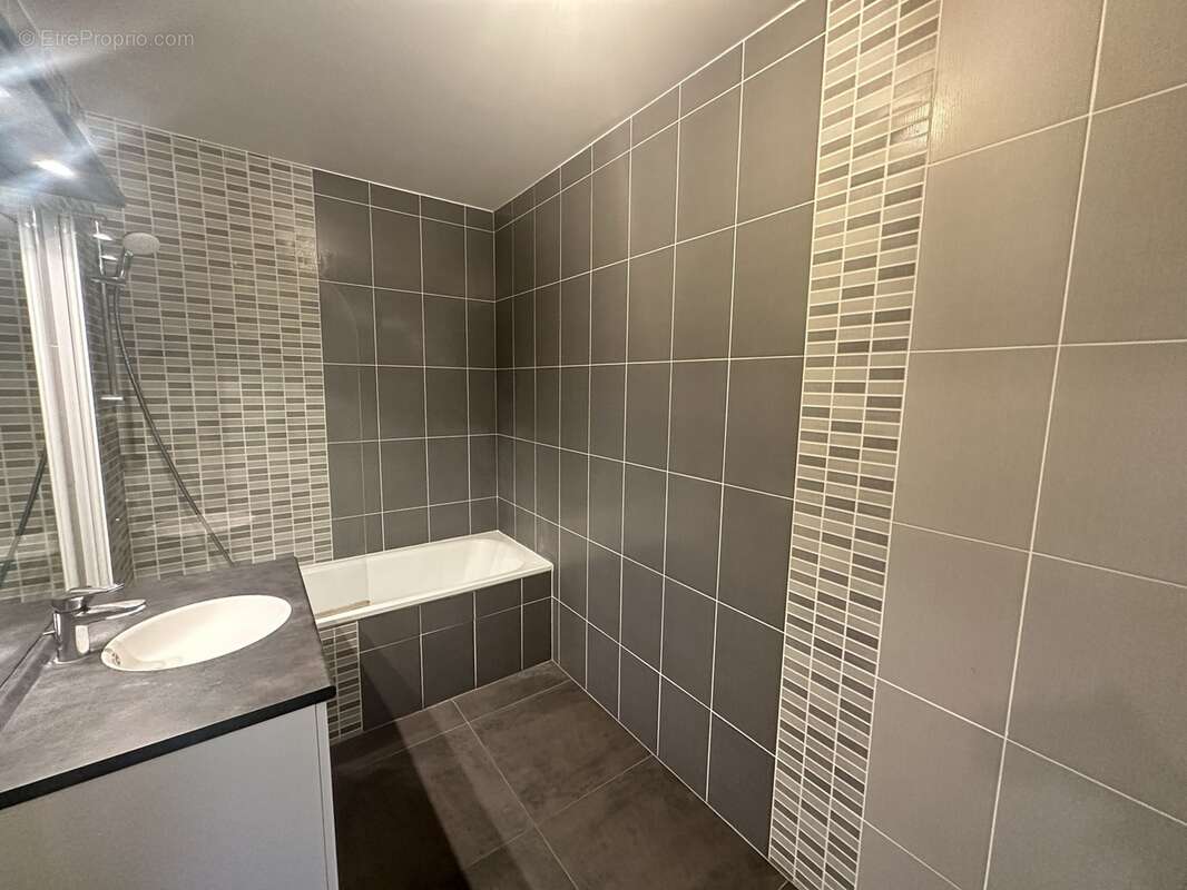 Appartement à SARTROUVILLE