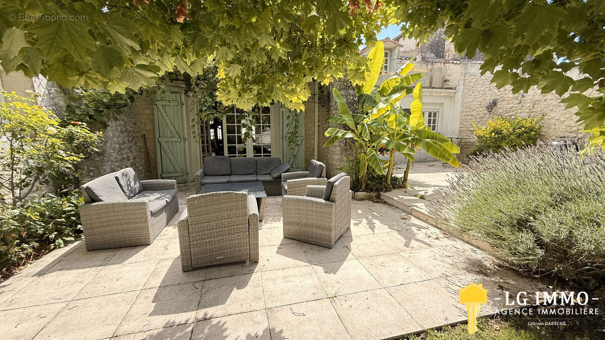 Maison à SEMUSSAC