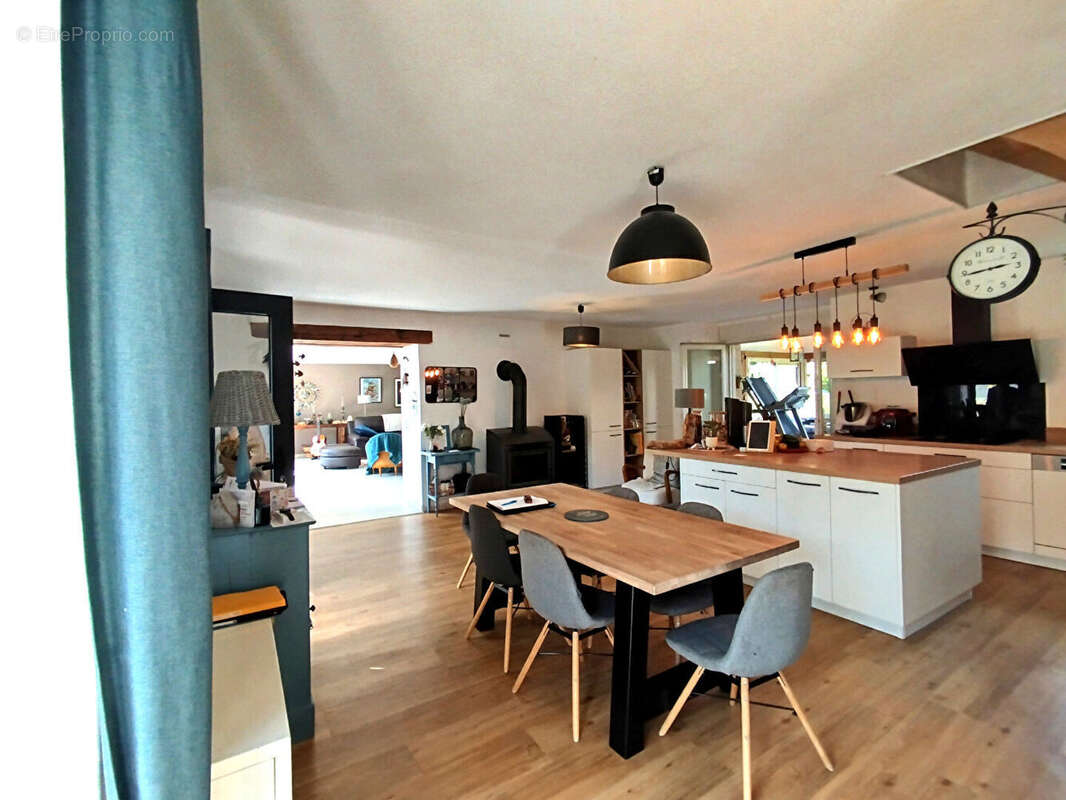 Maison à SAINT-GERMAIN-EN-COGLES