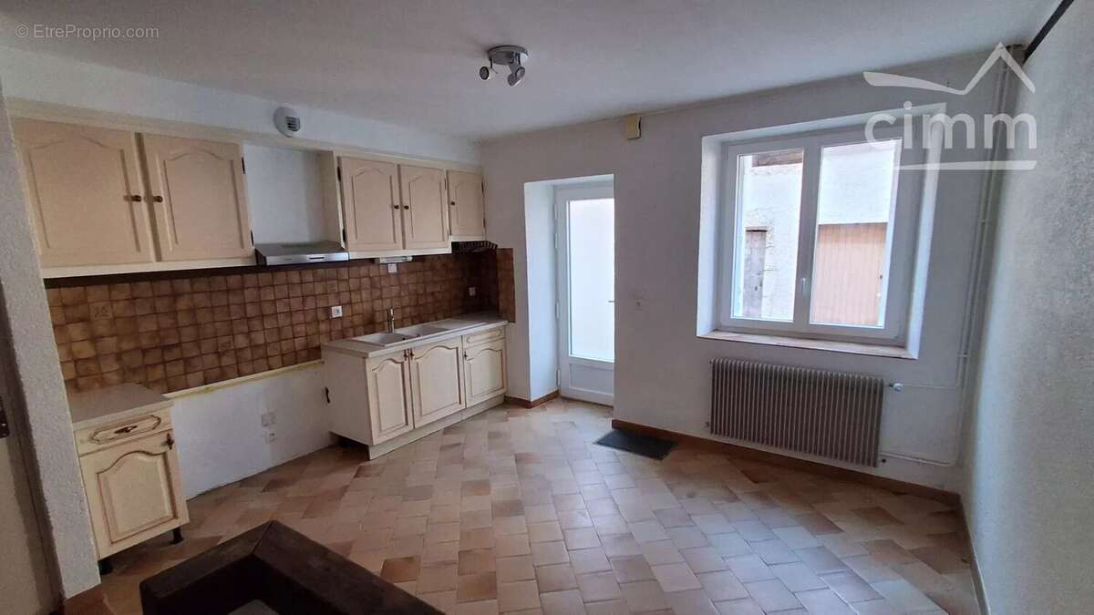 A VENDRE, Vineuil Bourg, maison 3 chambres + pièces aménageables - photo 4