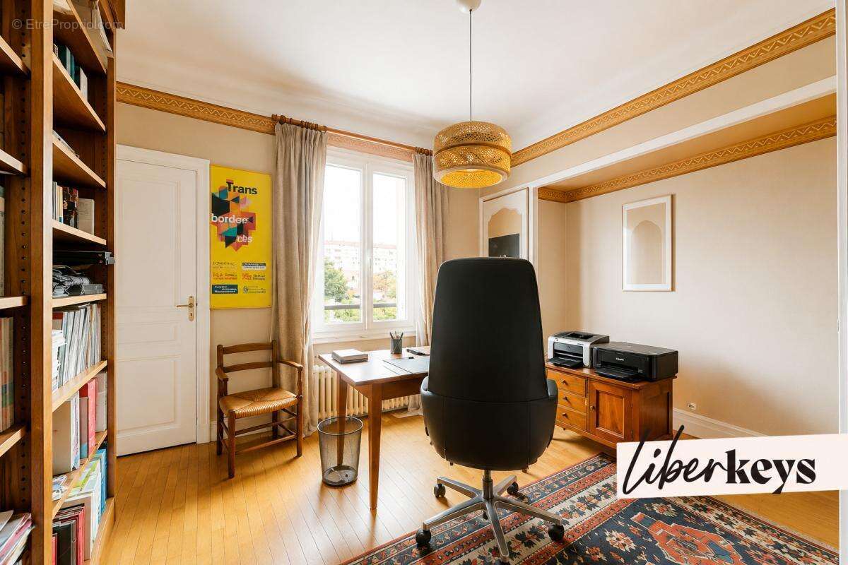 Maison de caractère 200m² avec jardin, sous-sol et garage à LIvry-Gargan (93190) - photo 8