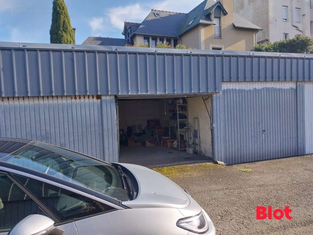 Parking à SAINT-MALO