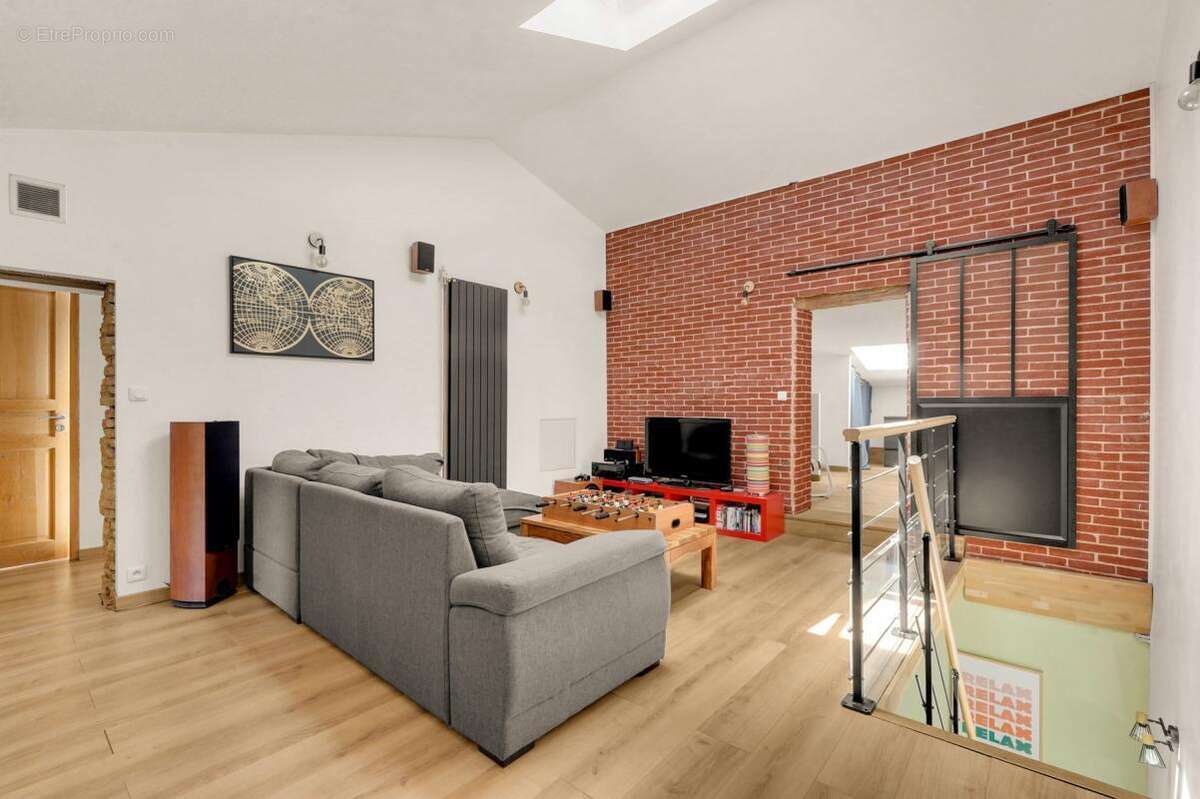  RARE – Cœur de Bouloc : Magnifique Toulousaine Rénovée de 157 m² avec Piscine - photo 7