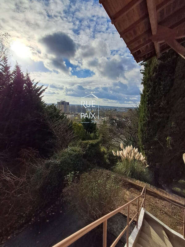 Maison à CHATELLERAULT