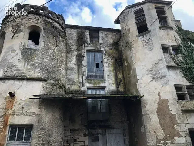 Exceptionnel Vieux château début Renaissance de Ravières (Bourgogne) - 2h de Paris - photo 1