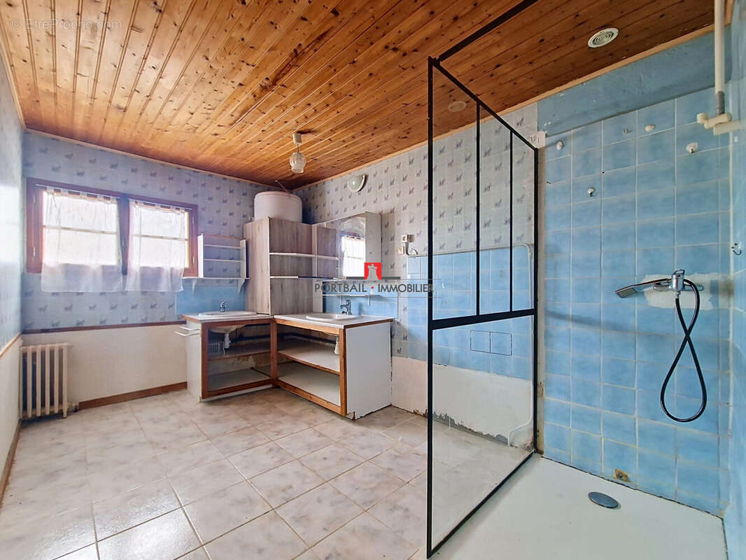 Maison 109 m² à Lansac  - photo 4