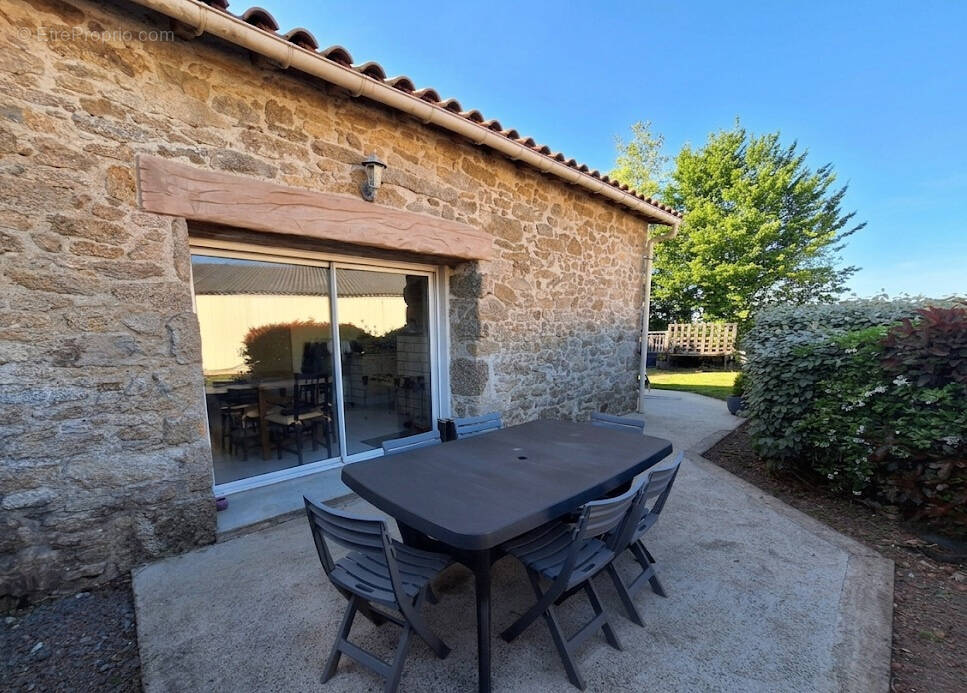 Maison à SAINT-MALO-DU-BOIS
