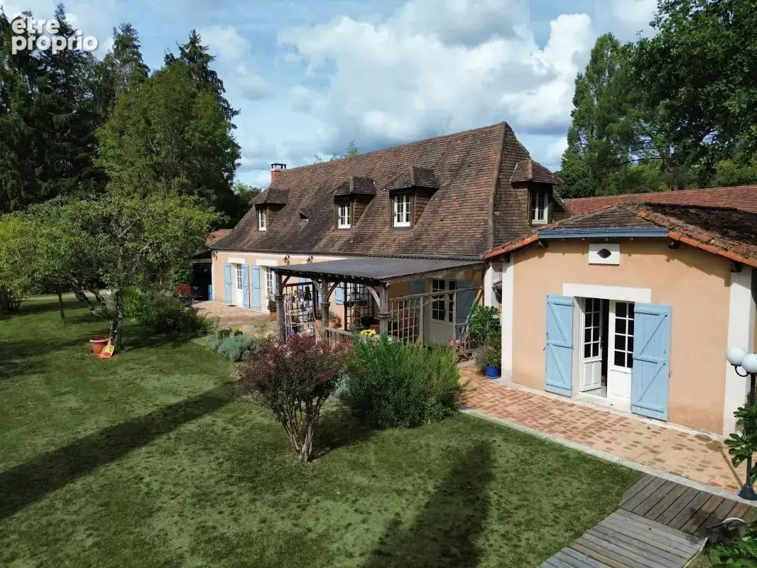 Maison en pierre sur 1,5 ha avec piscine, vie de plain-pied et atelier - photo 2