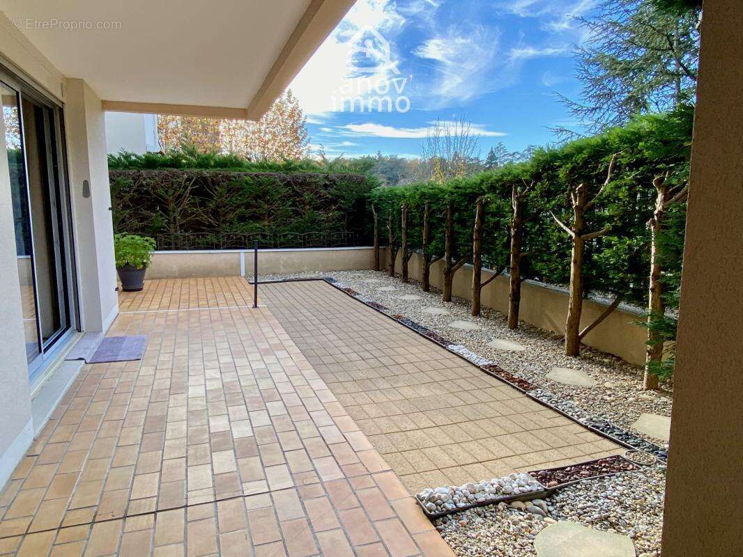 Appartement à CHARBONNIERES-LES-BAINS