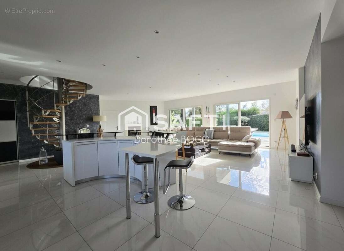 Photo 3 - Maison à LANTON