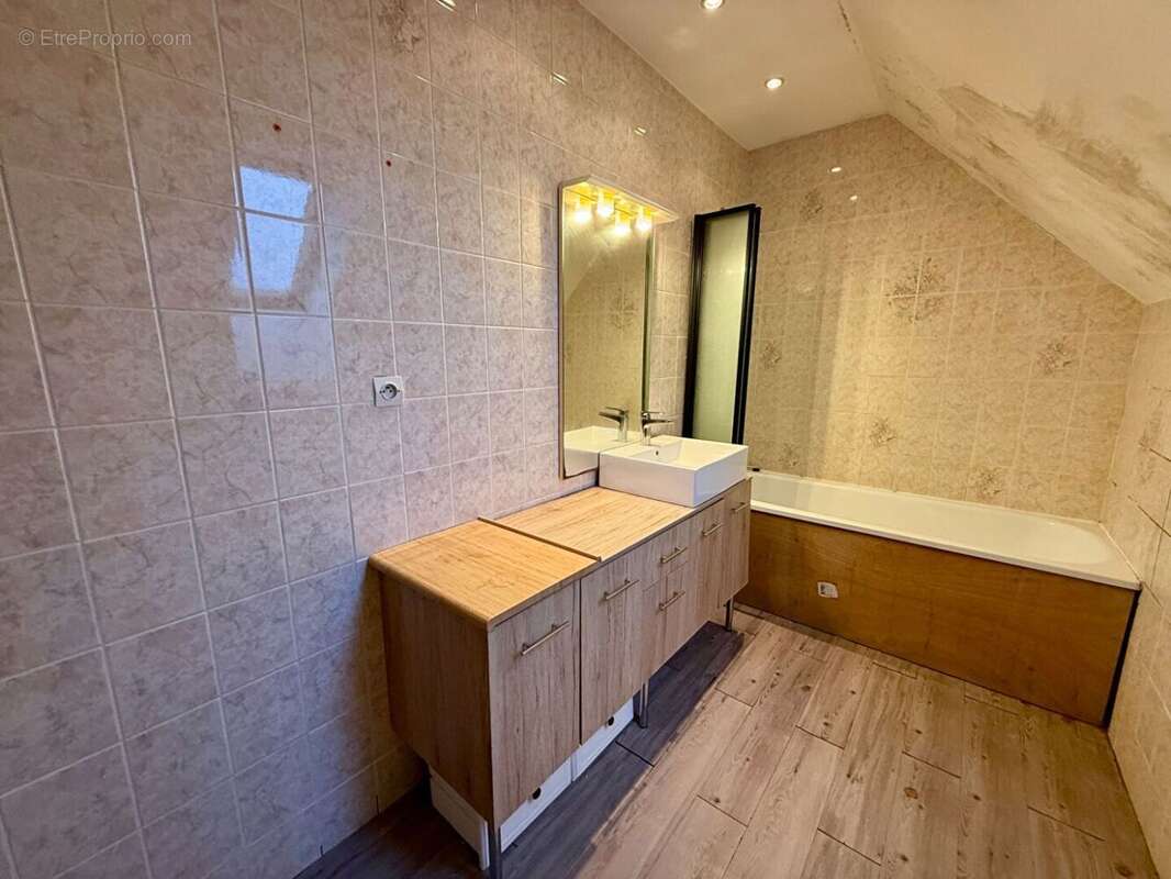 59760218h.jpg - Maison à BORNEL