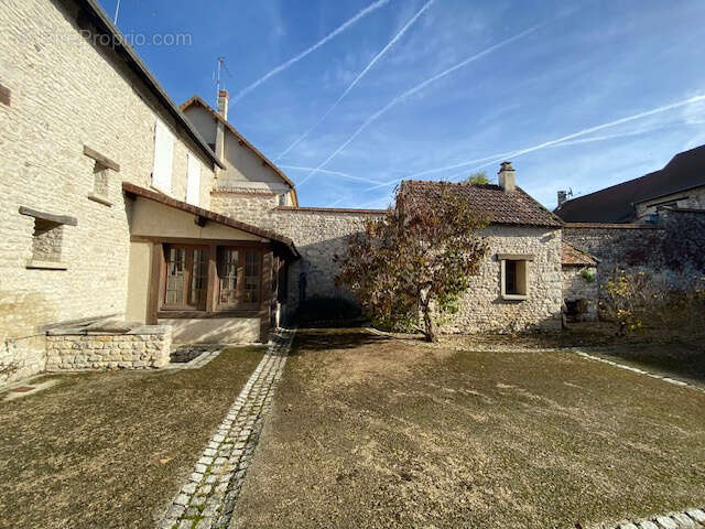 Maison à LIMETZ-VILLEZ