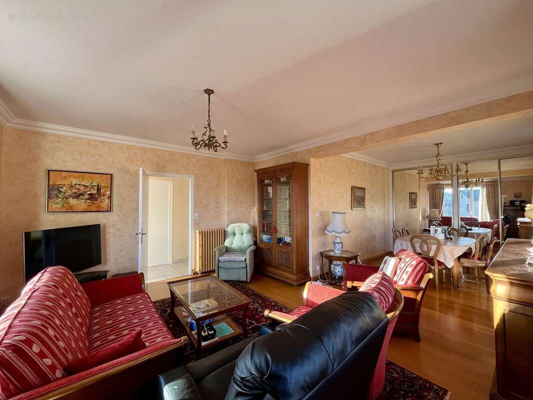 Maison à SAINT-CHELY-D'APCHER