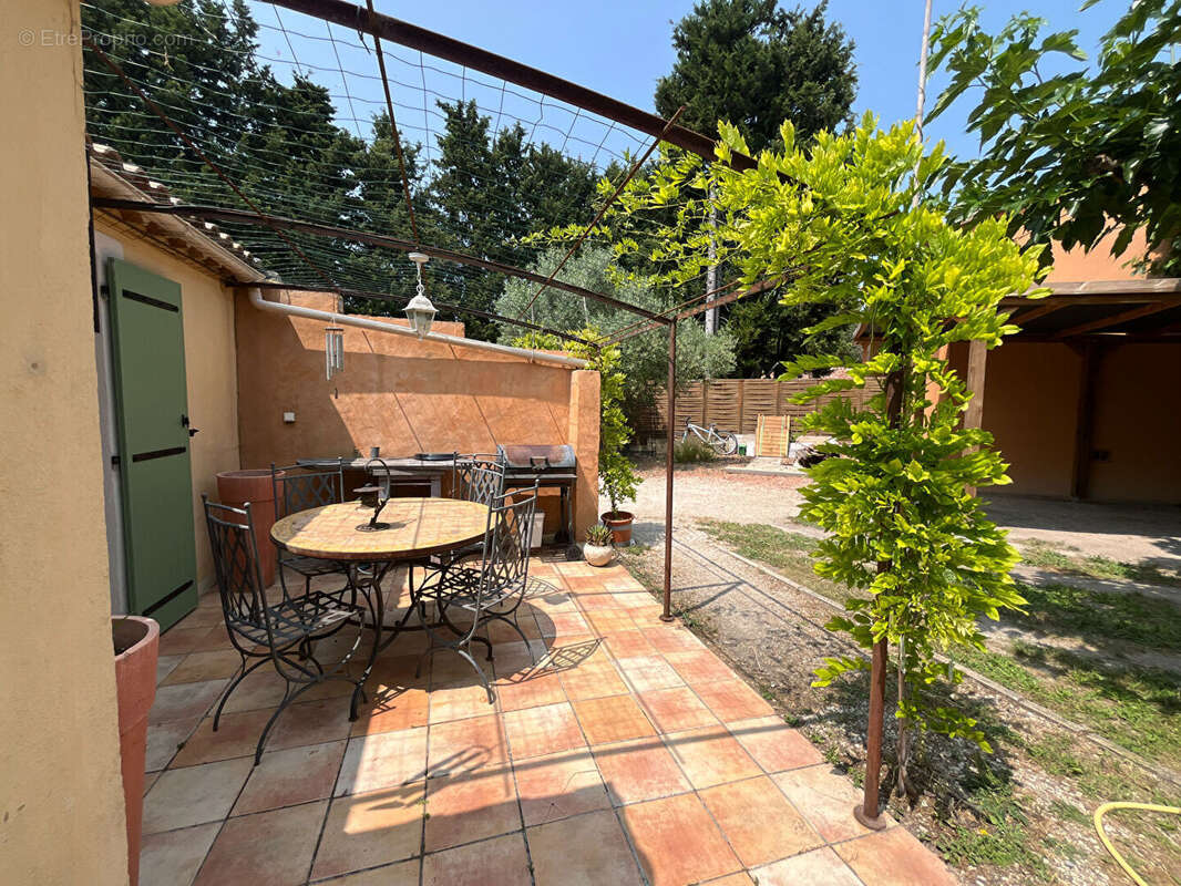 Maison à L&#039;ISLE-SUR-LA-SORGUE