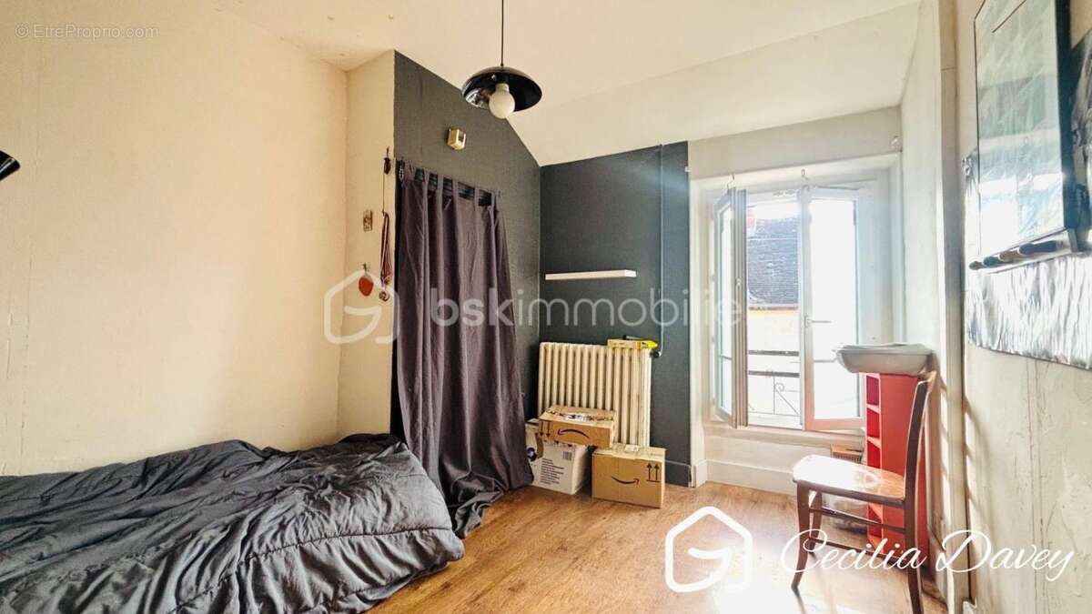 Maison à VILLENEUVE-L'ARCHEVEQUE