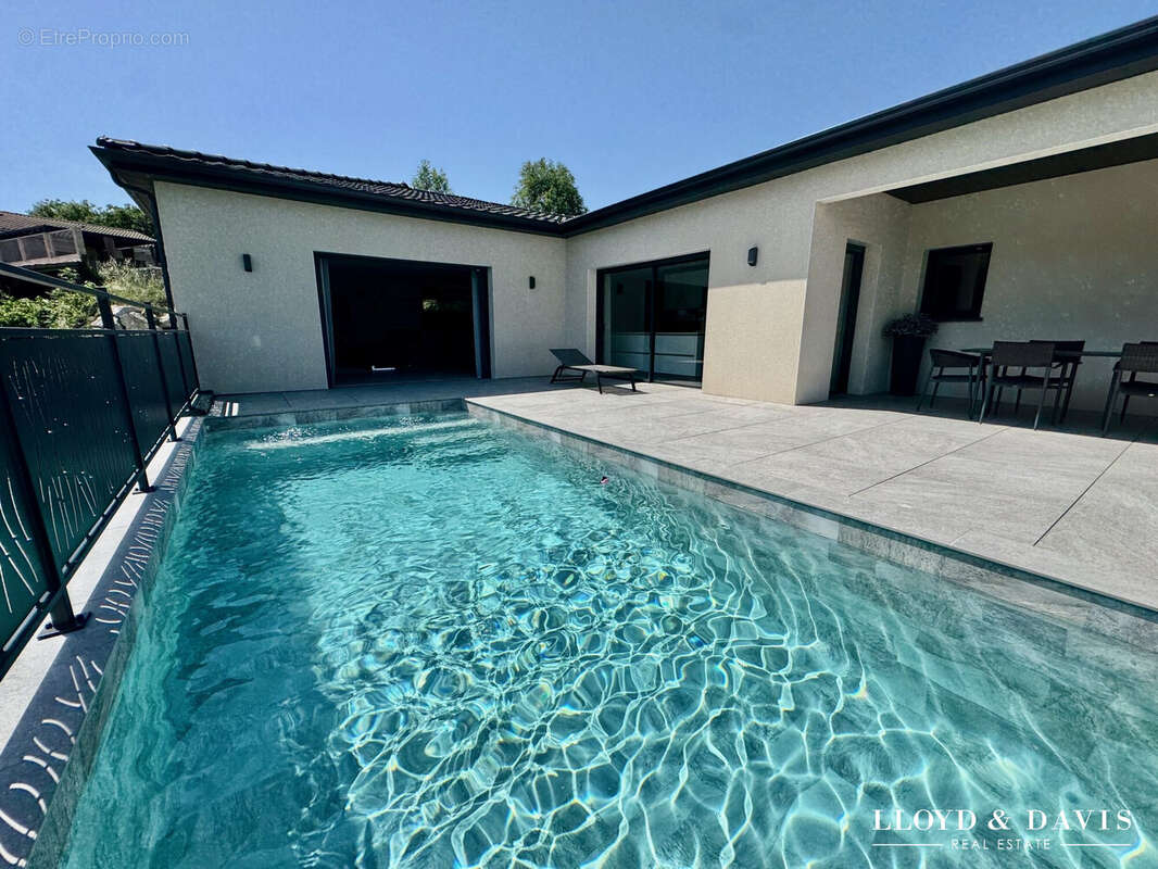 Piscine suspendue 4X3 au sel avec PAC - Maison à SAINT-PERAY