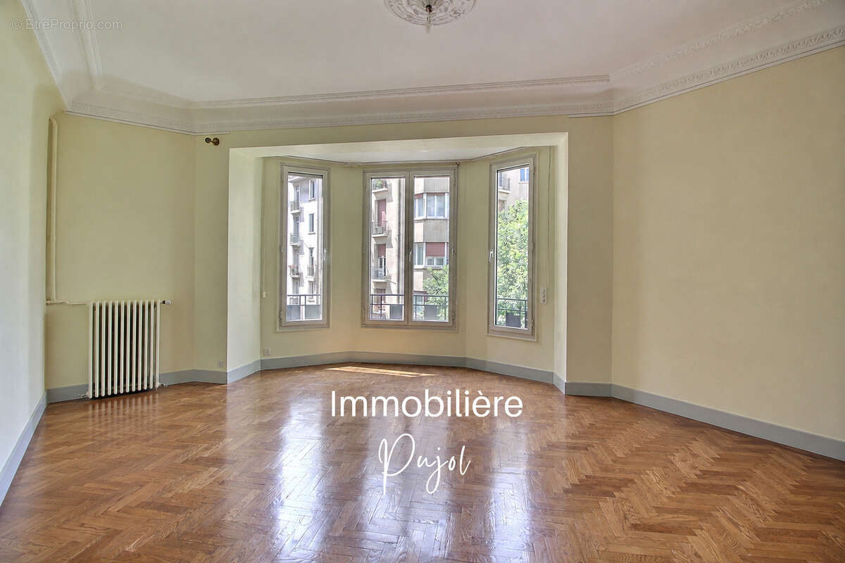 Appartement à MARSEILLE-4E