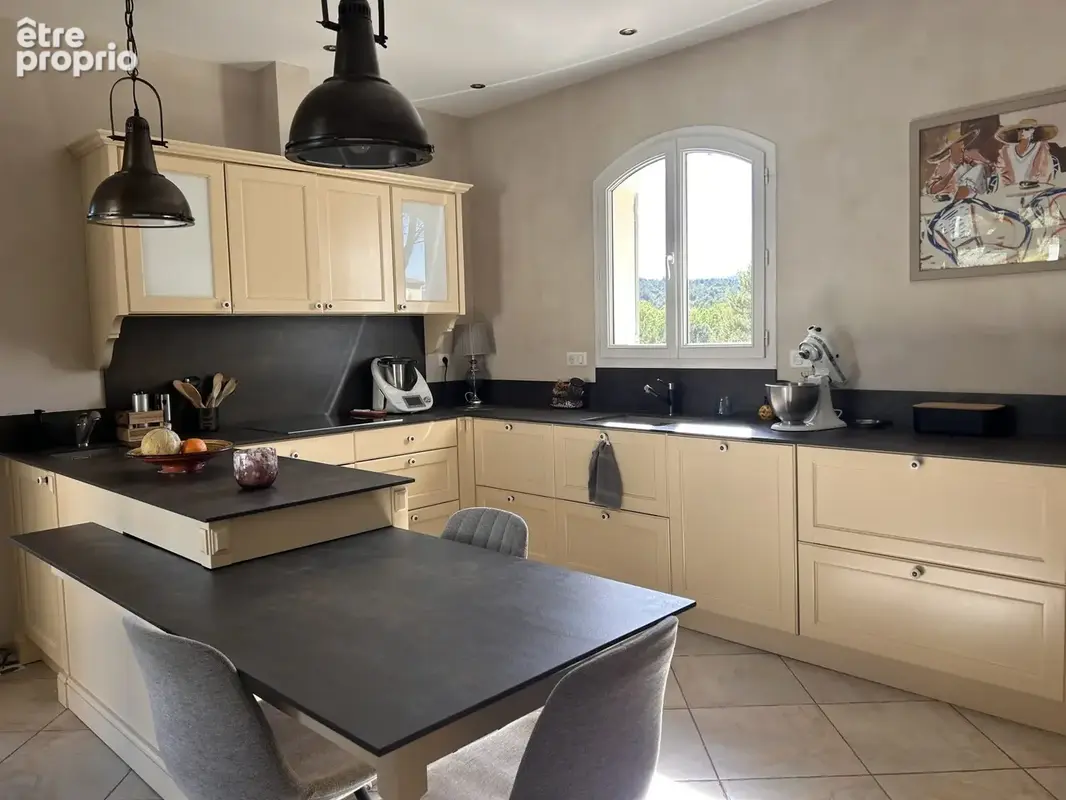 Maison 293 m² à Mallemort  - photo 6