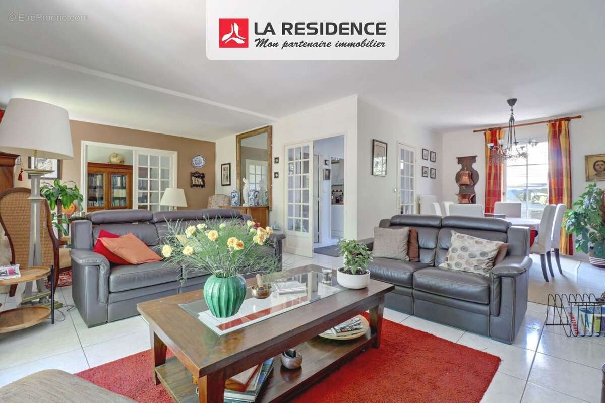 Maison à VERNEUIL-SUR-SEINE