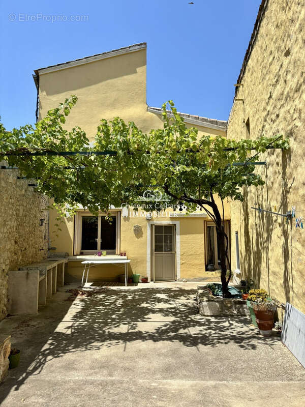 Maison à DUILHAC-SOUS-PEYREPERTUSE