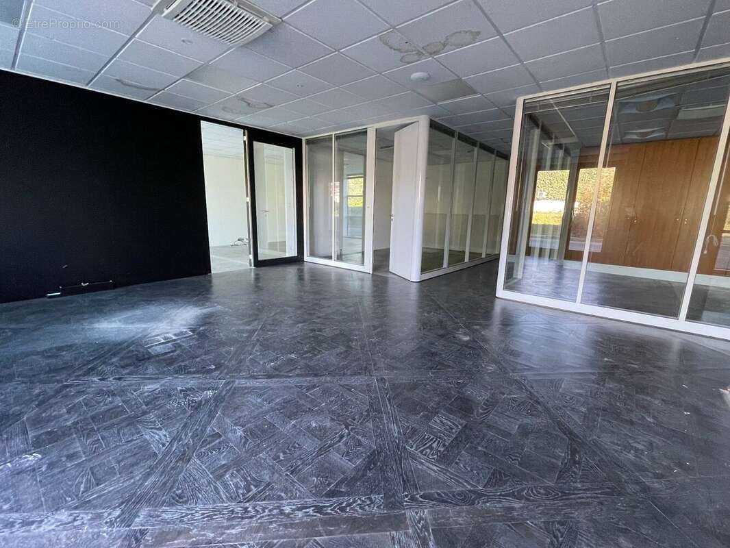 Commerce 3000 m² à Hauterives  - photo 5