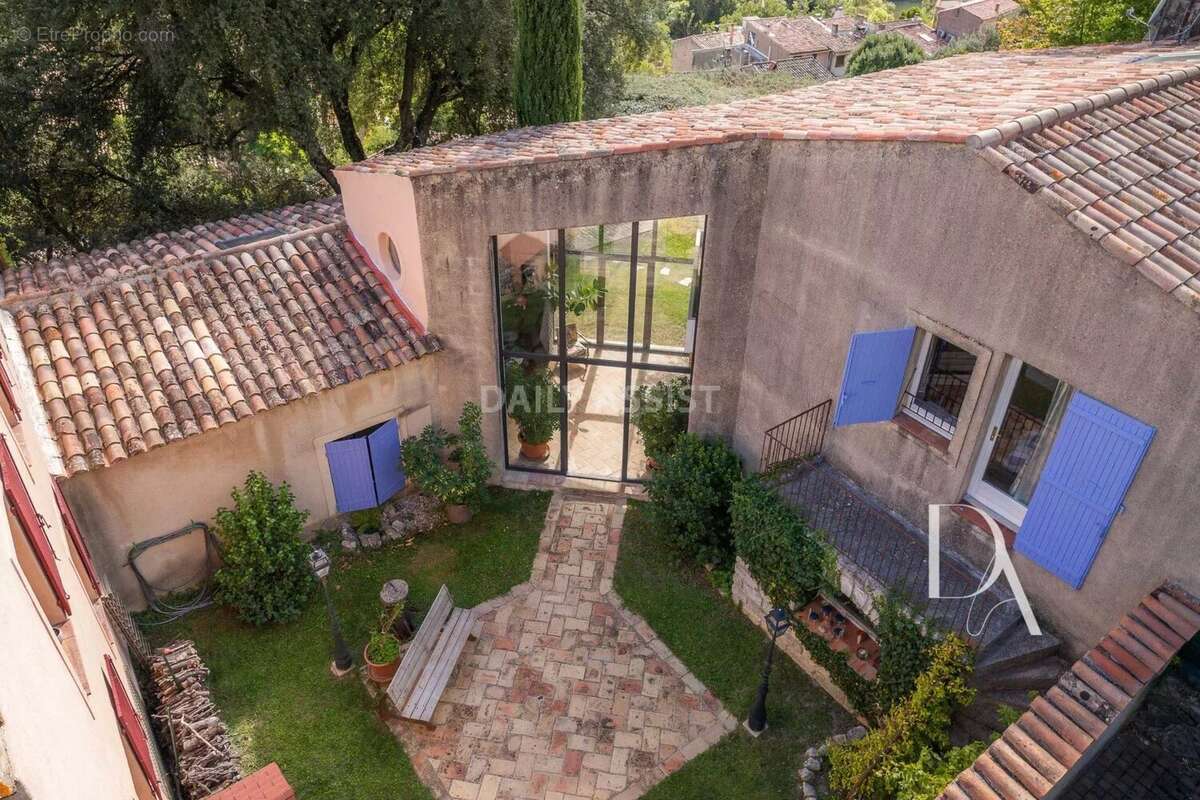 Appartement à VAUVENARGUES