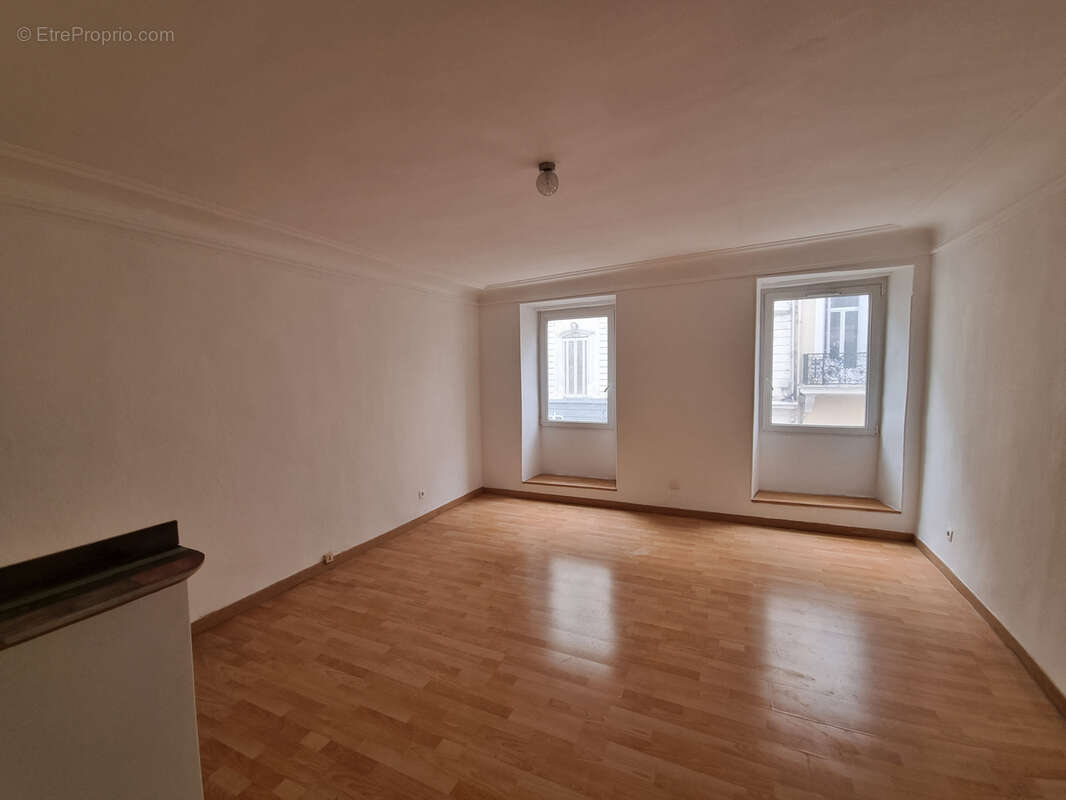 Appartement à MARSEILLE-1E