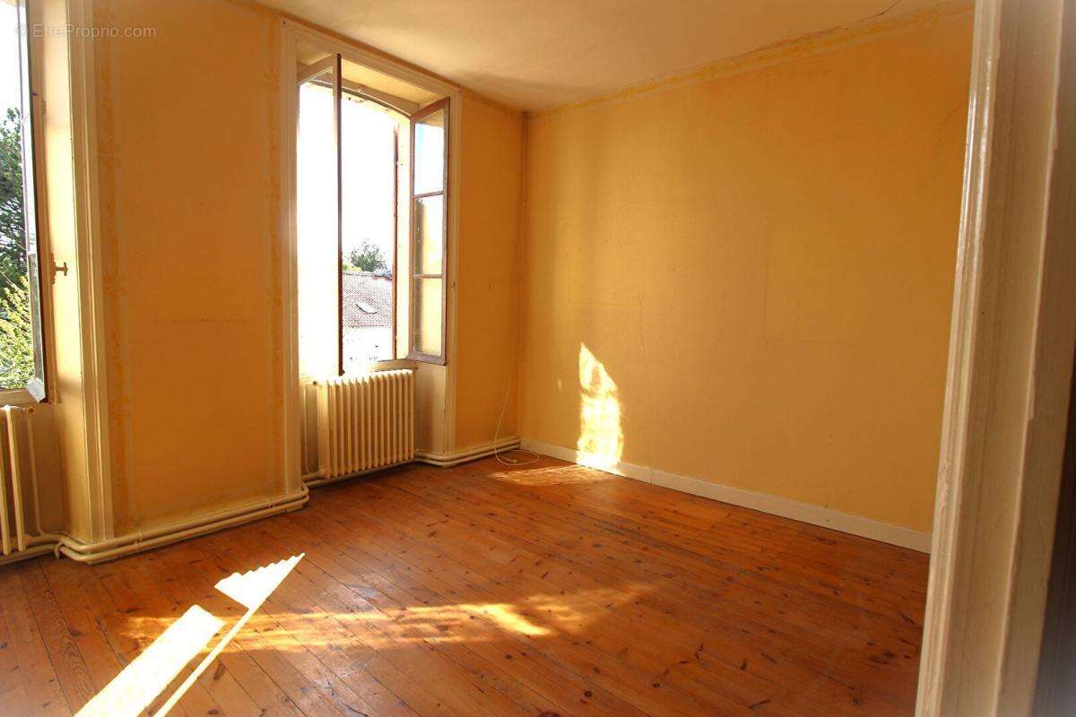 Maison à JARNAC-CHAMPAGNE