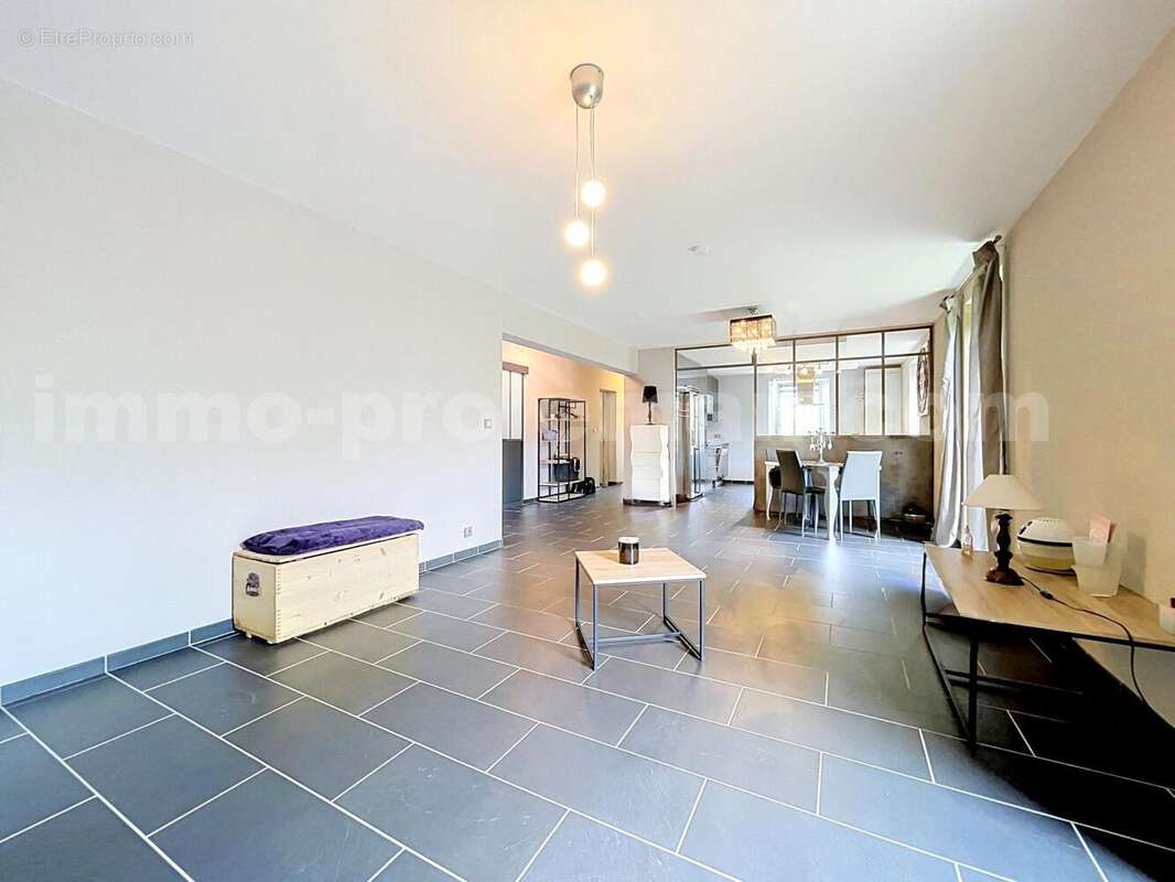 Appartement 159 m² à Etaux  - photo 5