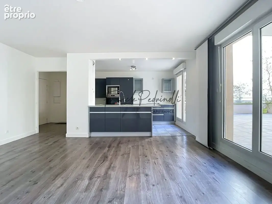 Beau T3 72 m²  VILLEURBANNE (69) CHARPENNES – Place Charles Hernu avec terrasse 75 m² - photo 19