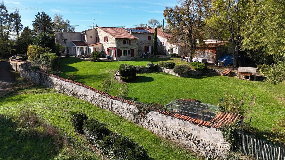 Maison à ESTANDEUIL