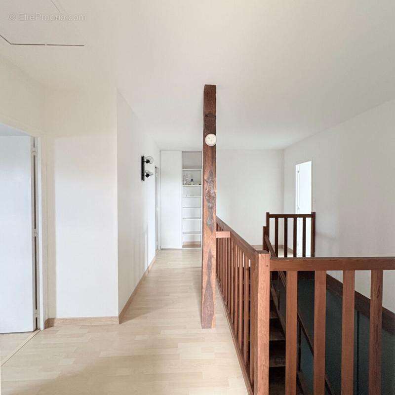 SOUS COMPROMIS Maison familiale avec garage et jardin clos au coeur de Saint-Lumine-de-Clisson - photo 14