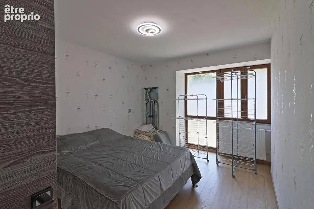 T4 dans maison (3 chambres) entièrement rénové, Doussard, 89 m² avec jardin, garage, cave et parking - photo 7