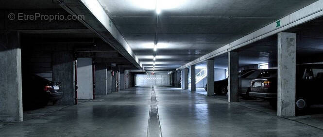 Parking à BORDEAUX