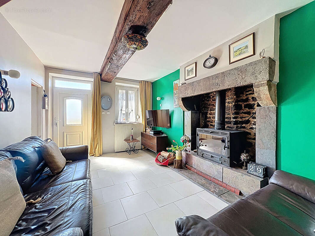 Maison à JUVIGNY-LE-TERTRE