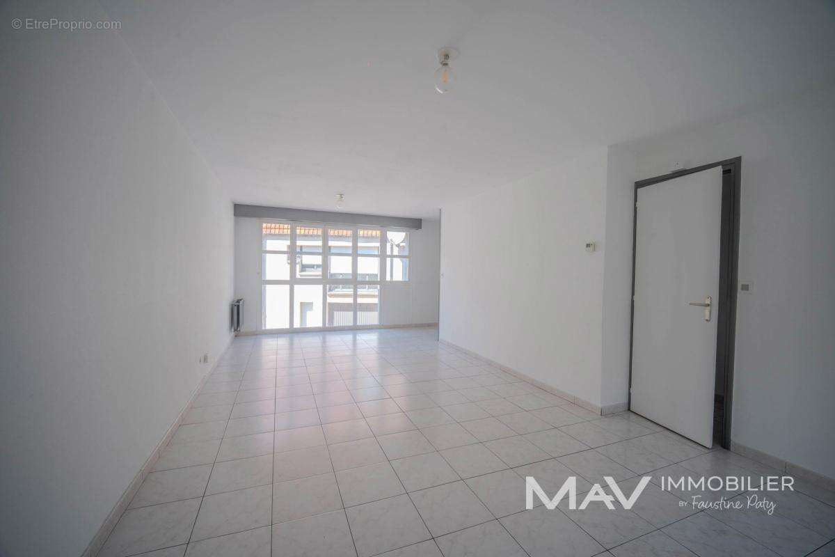 Saint-omer - maison 3 chambres avec garage a proximite du centre ville - photo 3