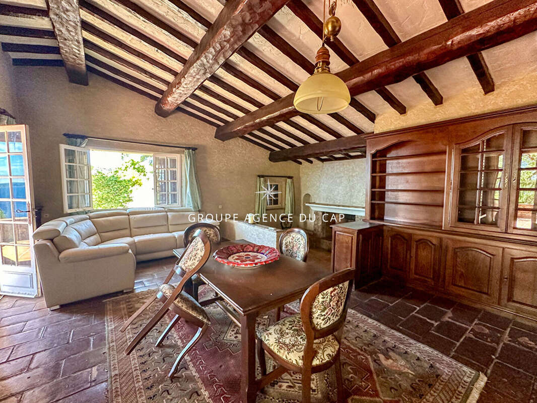 Les issambres villa provençale à rénover avec vue mer panoramique sur le golfe de saint tropez piscine garage - photo 10
