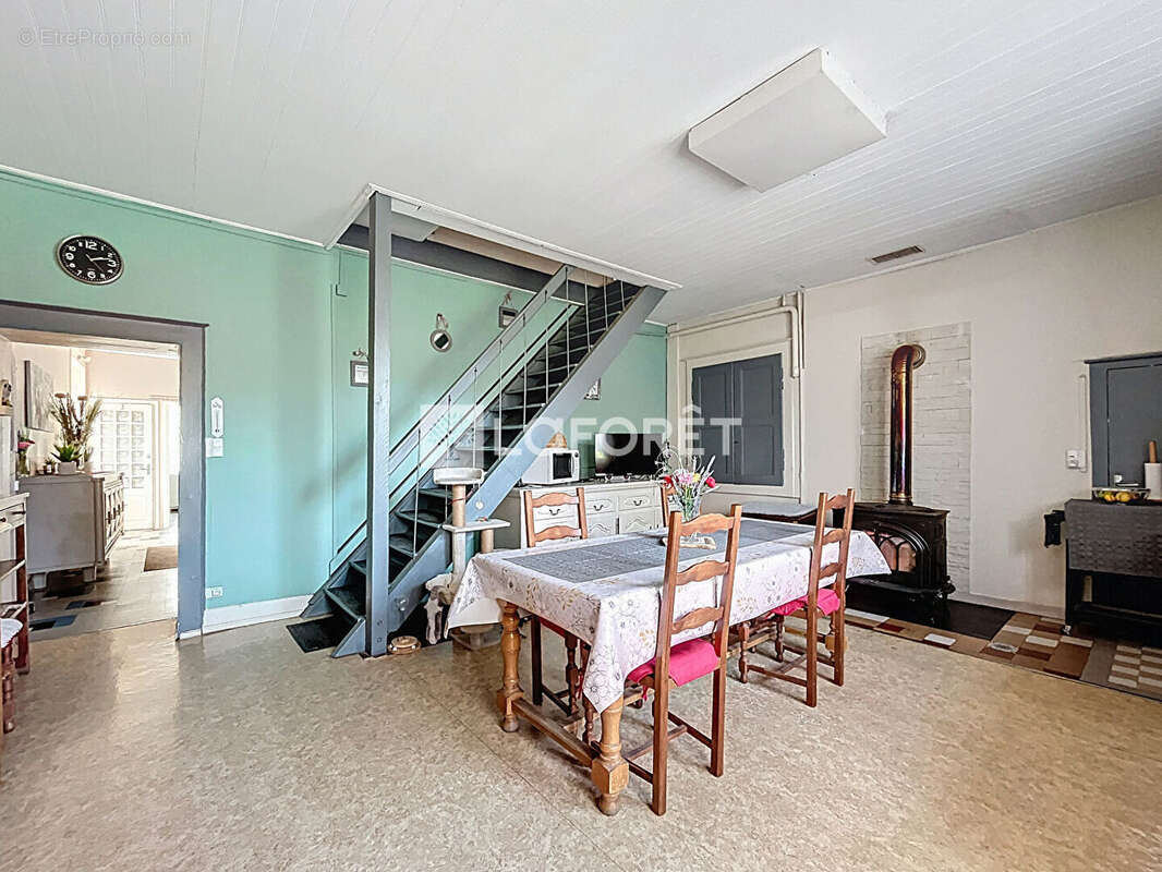 Maison à MAXEY-SUR-MEUSE