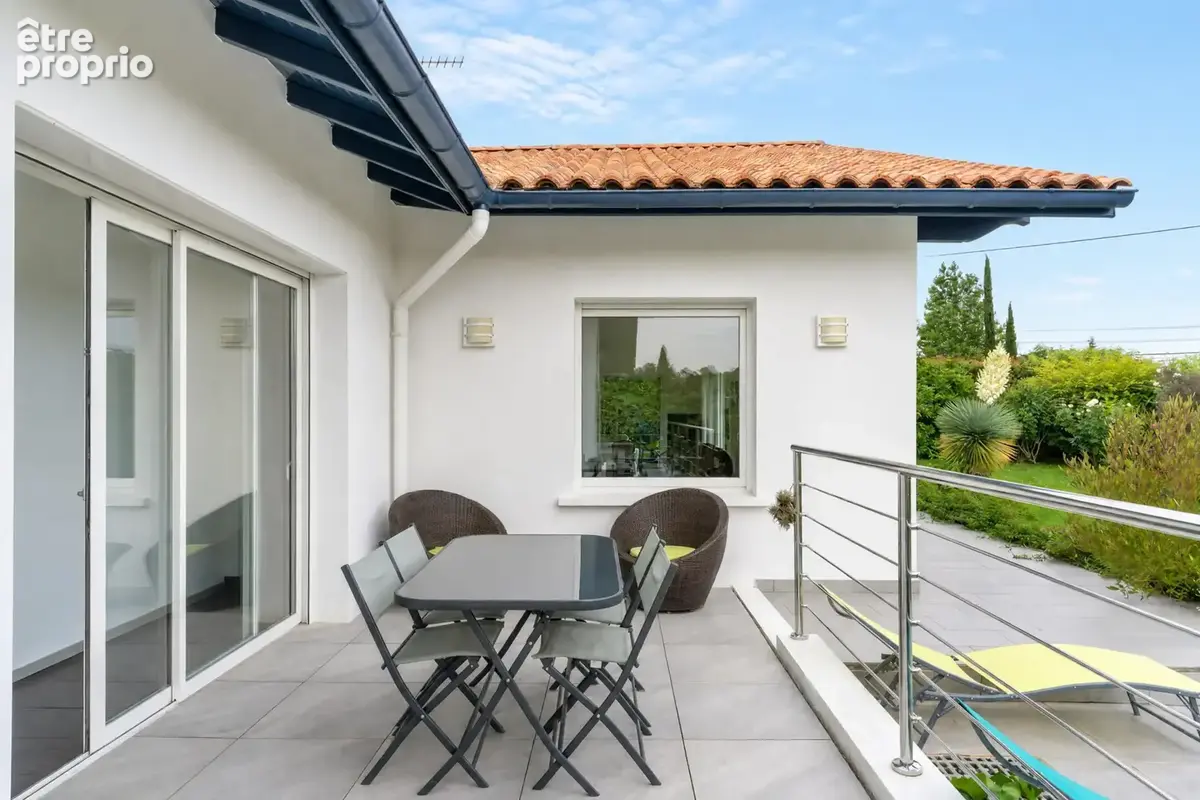Propriété familiale de 295 m2 avec piscine, vue Rhune et parc paysager de 3 000 m2 - photo 15