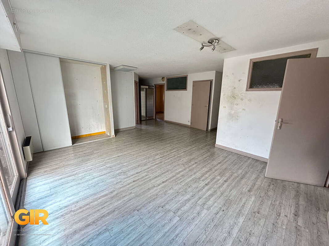 Appartement à MONTFORT-SUR-MEU