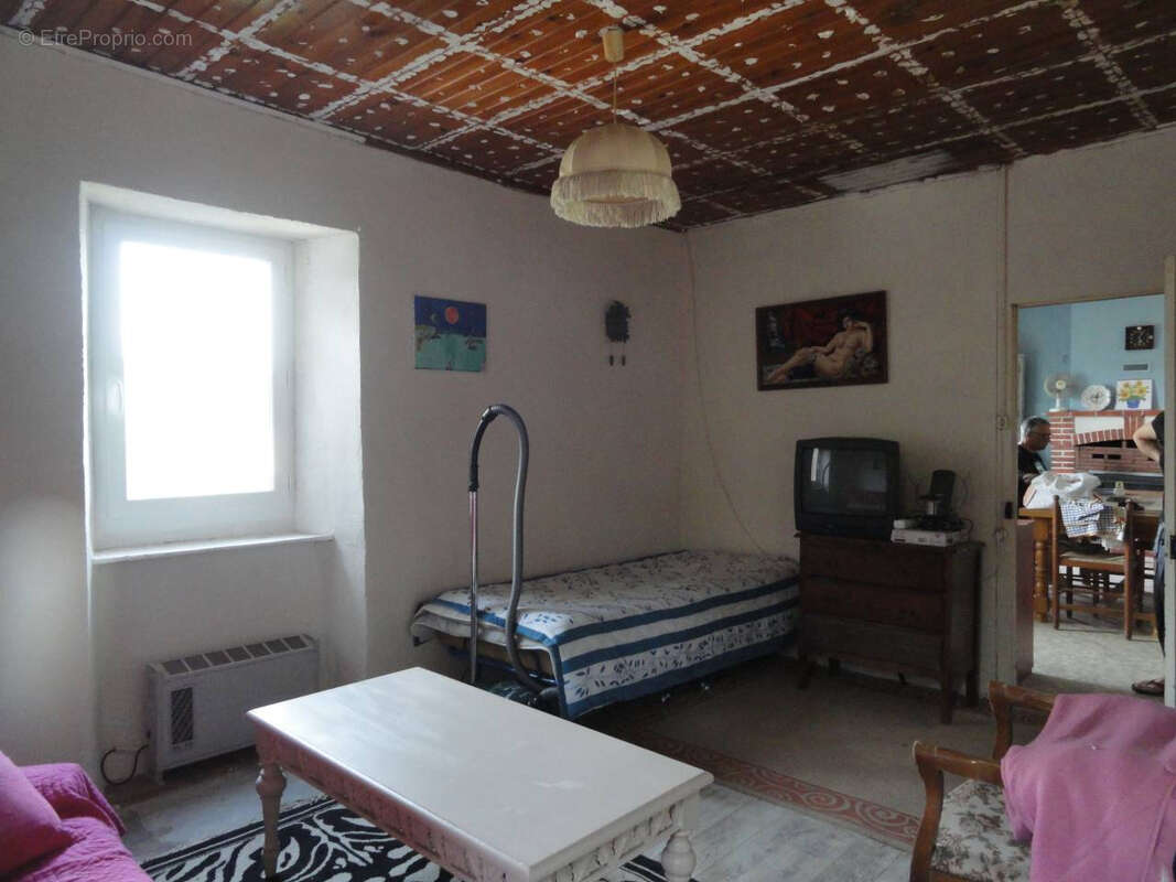 Maison en pierres dans hameau - photo 7