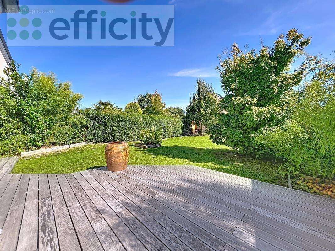 Maison à BAILLY-ROMAINVILLIERS