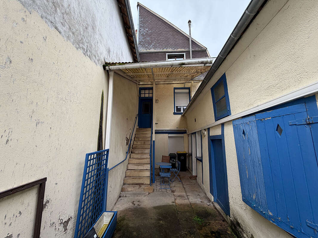 Immeuble 158m² à bourges - photo 18